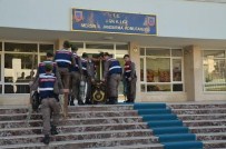 Mersin'de Kaçak Kazı Yapanlara Jandarmadan Suçüstü