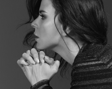 Simge'nin Merakla Beklenen Albümü Çıktı