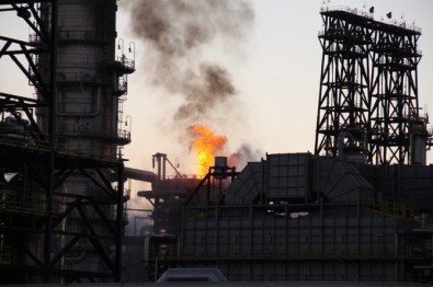 Tüpraş Yangınında 5 Kişi Dumandan Etkilendi