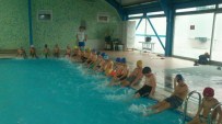 Yüzme Okullarına Ayda 1000 Çocuk Kayıt Oldu