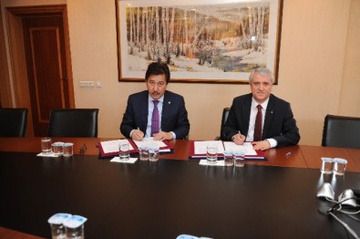 Anadolu Üniversitesi İle El-Farabi Ulusal Üniversitesi Arasında İş Birliği Protokolü