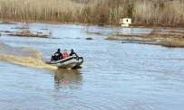 Irmakta Kaybolan Avcıyı Aramalar Sürüyor