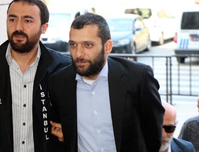 Onur Özbizerdik hakkında yakalama kararı