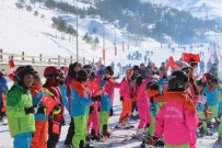 SÖMESTR TATİLİ - Sömestr Tatilinde Kayak Öğrenen Minik Öğrenciler Sertifikalarını Aldı
