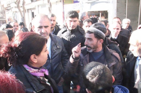 HDP'li vekillere Diyarbakır'da sert tepki