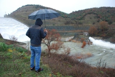 Bayramiç'te Baraj Kapakları Açıldı