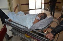 MEHMET AKDAĞ - Gerger'de Bıçaklı Kavga Açıklaması 2 Yaralı