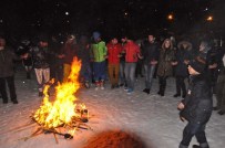 AHMET ÇıNAR - Bitlis'te Meşaleli Kayak Gösterisi