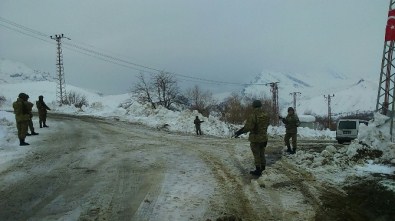Hakkari Şehidini Bekliyor
