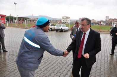 Manisa Büyükşehir'den Çilek Üreticisine Destek