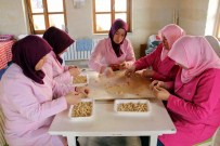 FERİT ŞAHENK - Bu Restoranda Sadece Kadınlar Çalışıyor