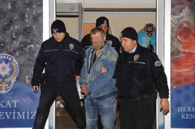 Şüphe Üzerine Tabanca Ve 50 Mermiyle Yakalandı