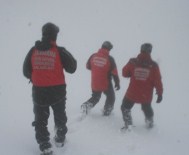 Tipi Ve Siste Yönünü Kaybeden Genç Kız İşte Böyle Kurtarıldı