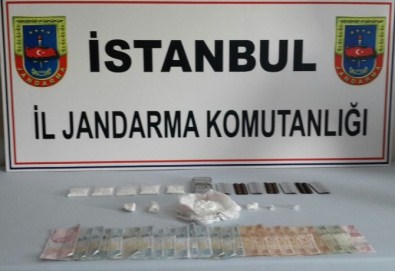 Üniversite Öğrencilerine Satılmak Üzere İstanbul'a Getirilen 30 Bin TL'lik Uyuşturucu Madde Ele Geçildi