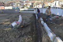 OKUL BAHÇESİ - Çatalköprü'nün Okul Bahçesi Artık Parke Döşeli