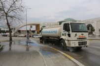 SERDİVAN BELEDİYESİ - Serdivan'da Temizlik İşçileri Cadde Ve Ara Sokakları Temizliyor