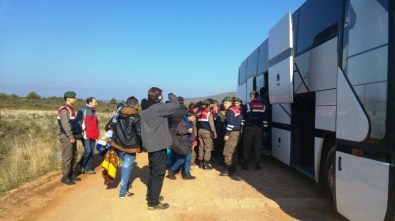 50 Suriyeli Göçmeni Yunanistan'ın Midilli Adası Diye Ayvalık'ın Pateriça Yarımadası'na Bırakıp Kaçtılar