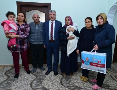 Başkan Polat, 3 Bininci Bebeği Ziyaret Etti