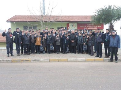 İzciler Sarısu Gençlik Kampı'nda