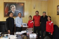 AHMET GAZI KAYA - Kaymakam Kaya, Atletizm Şampiyonlarını Tablet Bilgisayarla Ödüllendirdi