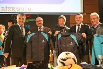 OSMAN AŞKIN BAK - Rize'de Spor Kulüplerine Ve Okullara Spor Malzemesi Desteği