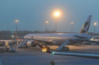 BOEING - Cathay Pacıfıc Uçağı İstanbul'a Acil İniş Yaptı