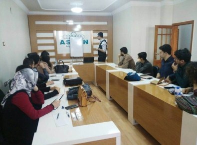 Genç ASKON'dan Öğrencilere Proje Hazırlama Eğitimi