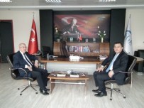 TAHIR ŞAHIN - Kaymakam Şahin SGK Müdürü Tümsek'i Ziyaret Etti