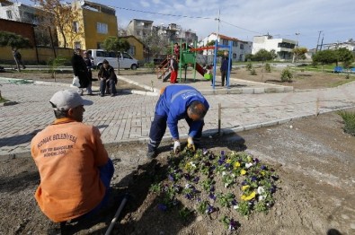 Konak'ın Parkları Çocukları Sevindiriyor