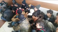 Kuşadası'nda 22 Kaçak Göçmen Ve 1 İnsan Taciri Yakalandı