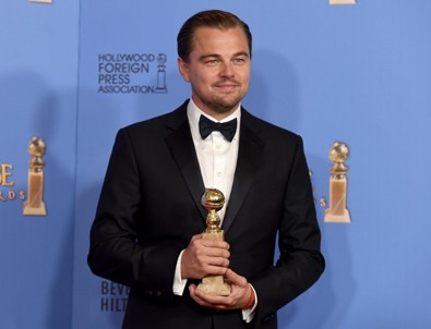 Leonardo DiCaprio Oscar'ını restoranda unuttu