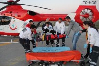 AMBULANS HELİKOPTER - Minibüsün Çarptığı Yaşlı Kadının Yardımına Ambulans Helikopter Yetişti