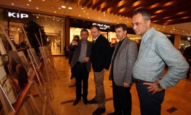 Piazza'da 12 Şubat, 12 Özel Fotoğraf İle Canlandı