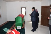DENIZ ZEYREK - Şanlıurfa Valisi İzzettin Küçük, Süleyman Şah Türbesi'ni Ziyaret Etti