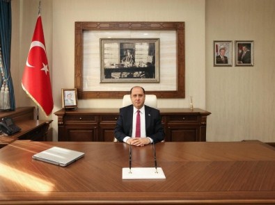 Vali Çomaktekin'den Yeşilay Haftası Mesajı