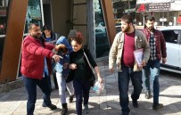 KADIN HIRSIZ - Yastık Altı Hırsızları Kocaeli'de Yakalandı