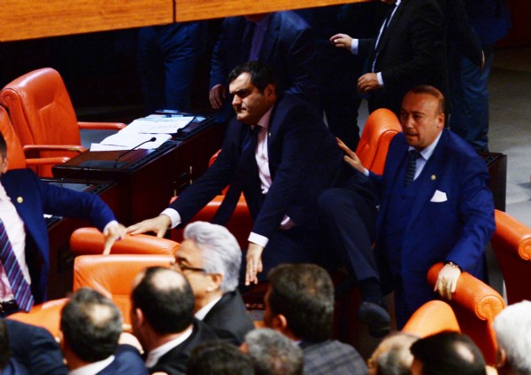 Bütçe görüşmelerinde gerginlik