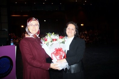 'Aile Ve Toplumda Kadının Önemi' Konferansı