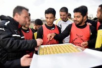 Aliağa Fk İdmanına Baklavalı Ziyaret
