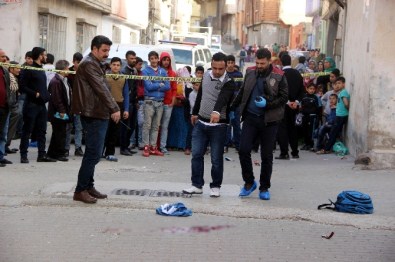 Arkadaşlık teklifi kabul edilmeyen genç dehşet saçtı: 3 yaralı