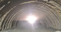 DERİNER BARAJI - Artvin-Erzurum Karayolu'ndaki Oruçlu Ripaj Tüneli'nde Işık Göründü