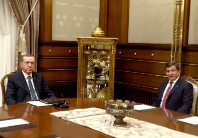 Başbakan Davutoğlu Beştepe'de