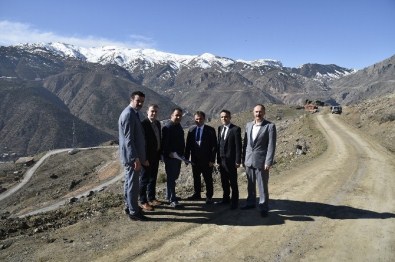 Başkan Çimen, TOKİ Uzmanları İle Konut Alanını İnceledi