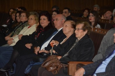 Başkan Eşkinat 'Kadınlarımızın Sevdaları' Fotoğraf Sunumuna Katıldı