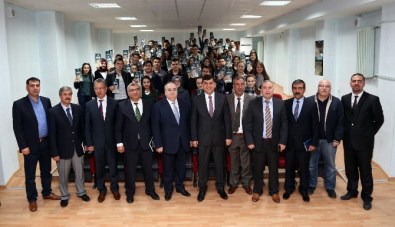 Başkan Fadıloğlu, Ösys Tercih Kitapçığı Dağıttı