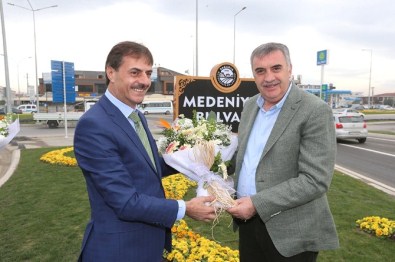 Başkan Toçoğlu Medeniyet Bulvarında İncelemelerde Bulundu