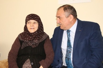 Bolu Belediye Başkanı Yılmaz Hastalara Moral Olmaya Devam Ediyor