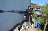 Heyelan Sebebiyle Evlerini Boşaltmak Zorunda Kalan Aile Yardım Bekliyor