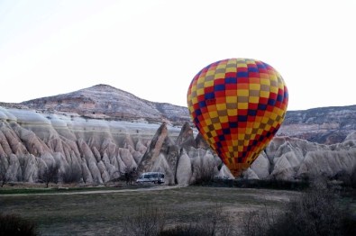 Kapadokya'da Balon Uçuşları İptal Edildi