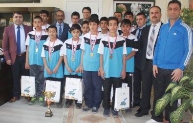 Kırekin'den Türkiye Birincilerine Ödül